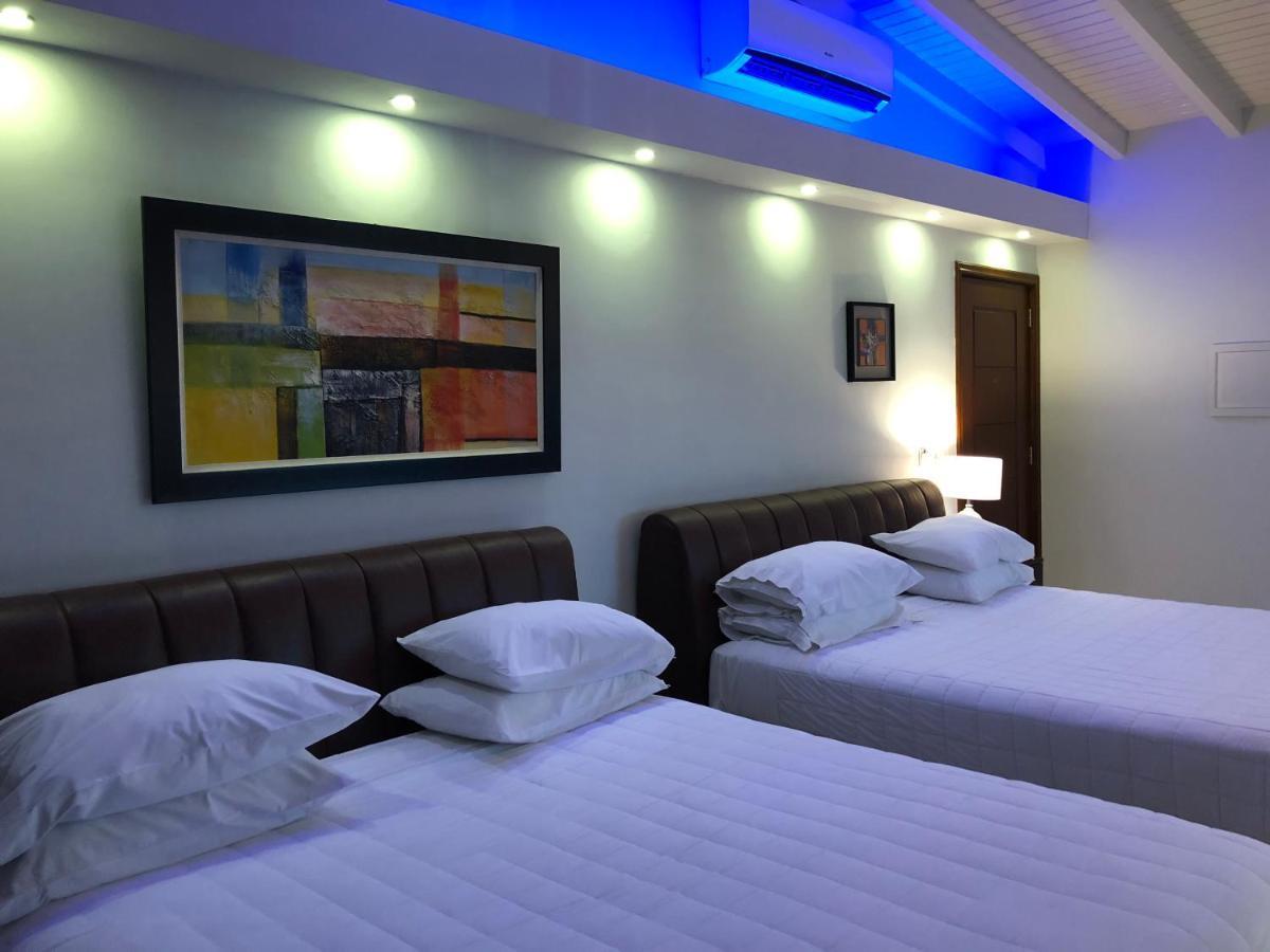 Quints Travelers Inn Willemstad Exterior photo
