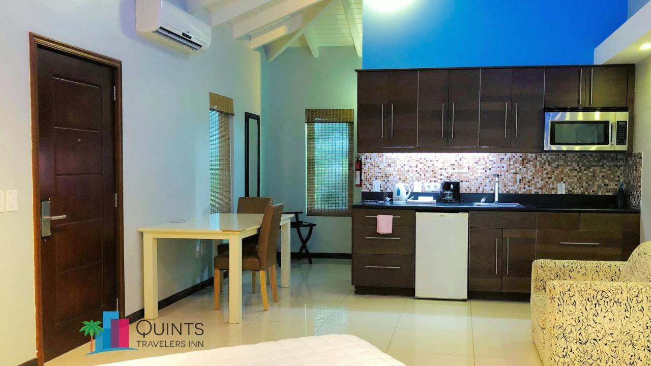Quints Travelers Inn Willemstad Exterior photo