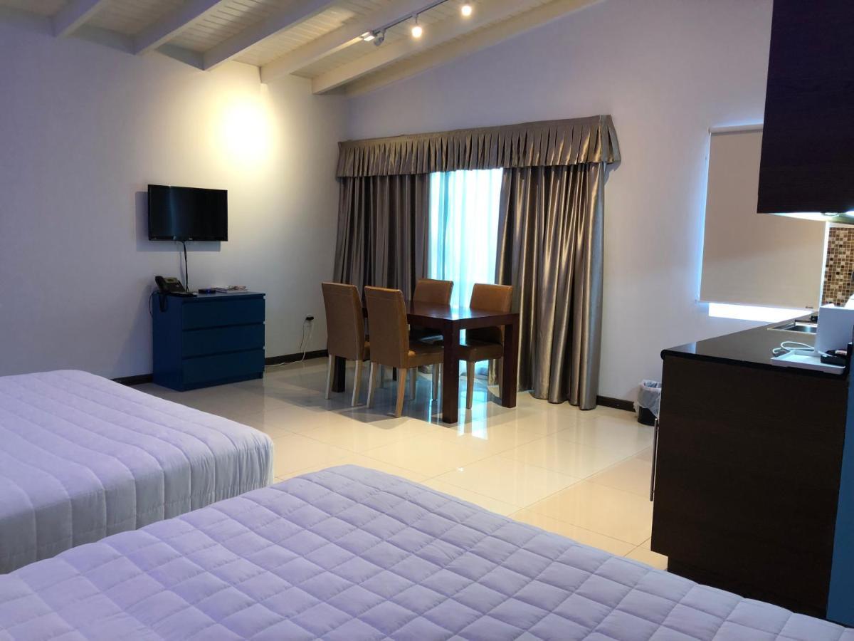 Quints Travelers Inn Willemstad Exterior photo