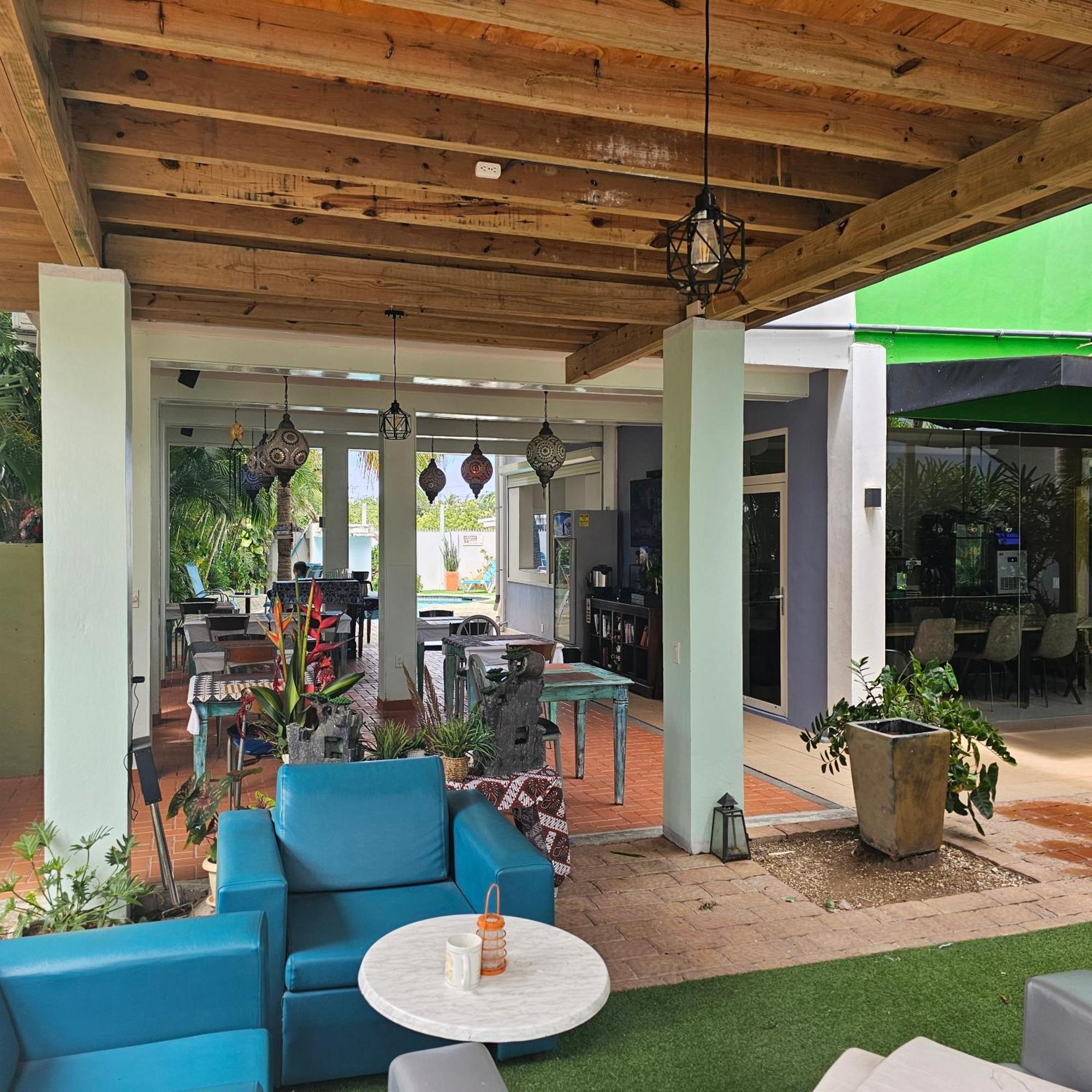 Quints Travelers Inn Willemstad Exterior photo