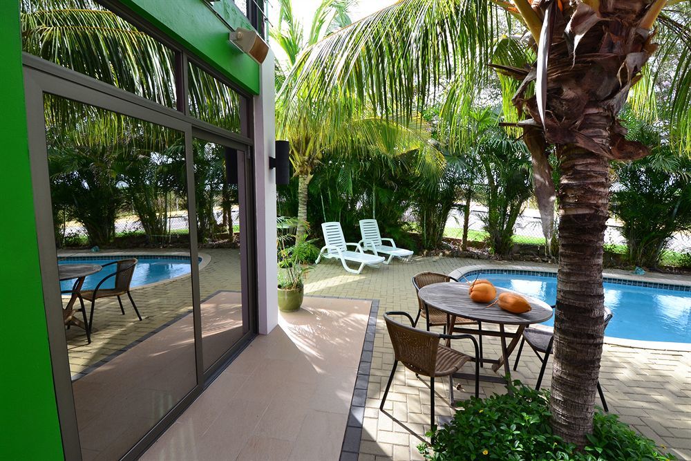Quints Travelers Inn Willemstad Exterior photo