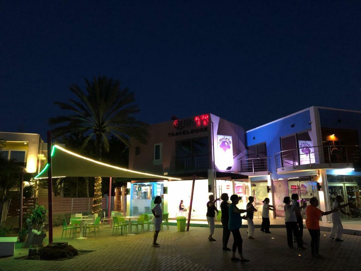 Quints Travelers Inn Willemstad Exterior photo